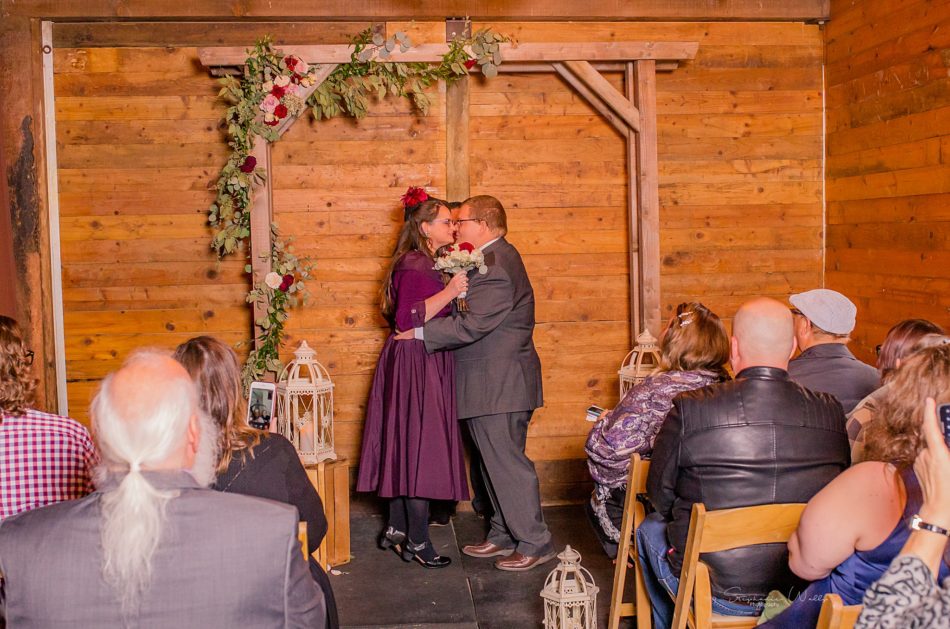 Stephanie Walls Photography 0296 950x629 Barn at Holly Farms Elopement of Kimberly and Mike