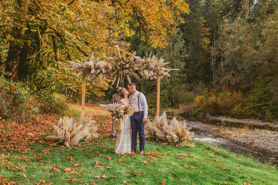 Stephanie Walls Photography 0321 950x633 Fall Boho Styled Shoot at Rivers Edge B&B Wedding Venue.