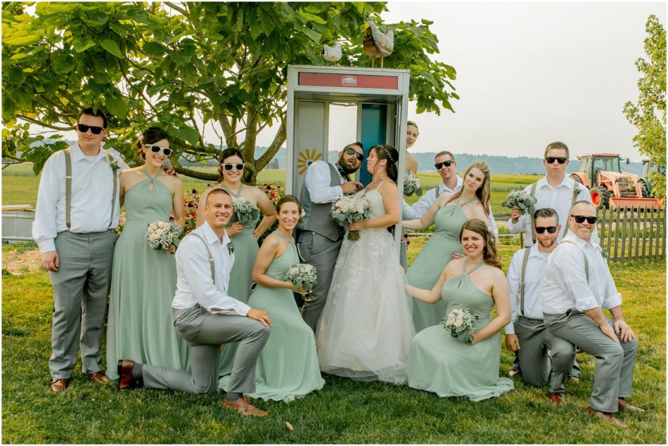 Wedding Party 115 950x635 Snohomish red barn Disney wedding