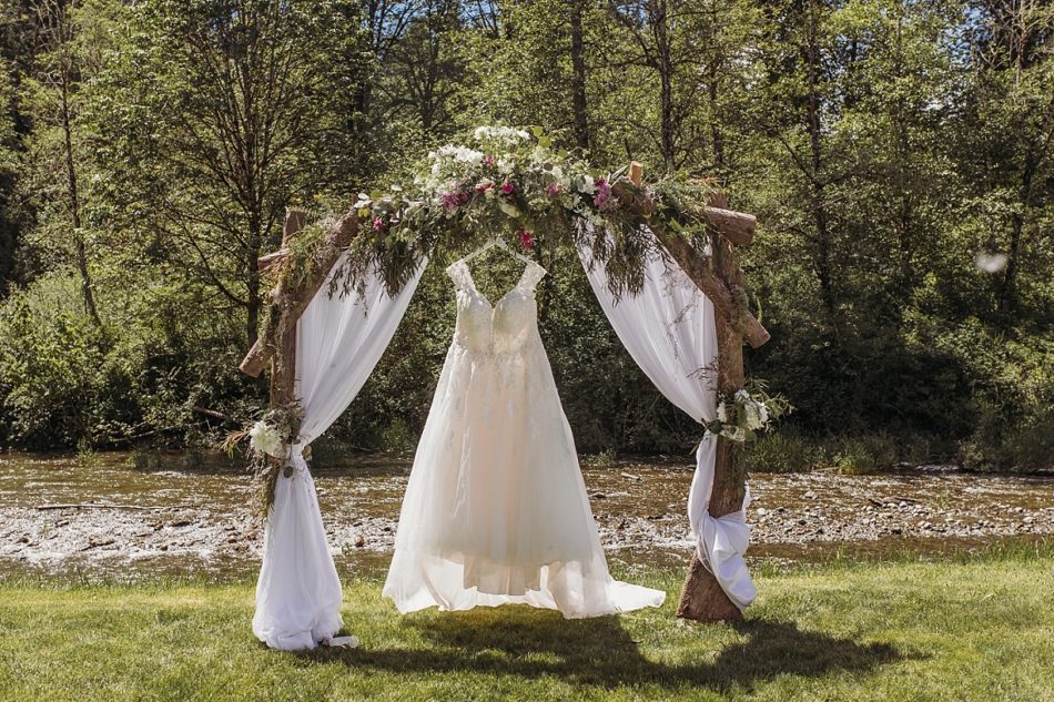 Jewish Wedding with Homemade Beer at Rivers Edge 0029 950x633 Jewish Wedding with Homemade Beer at Rivers Edge Weddings, Events, and Lodging.