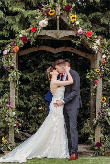 Carey Gardens Colorful Summer Wedding 0039 1 467x700 Carey Gardens Colorful Summer Wedding.