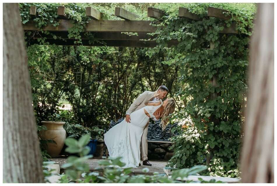 Green Gates at Flowing Lake Wedding Snohomish Wedding Photographer 0007 950x639 Green Gates at Flowing Lake Wedding | Snohomish Wedding Photographer